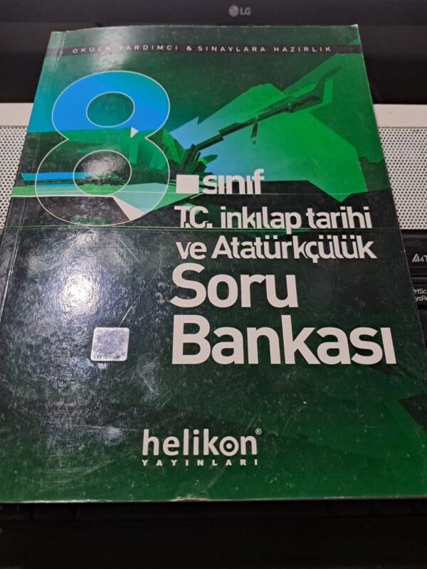 8.SINIF T.C.İNKILÂP TARİHİ VE ATATÜRKÇÜLÜK  SORU BANKASI /Helikon Yayınları