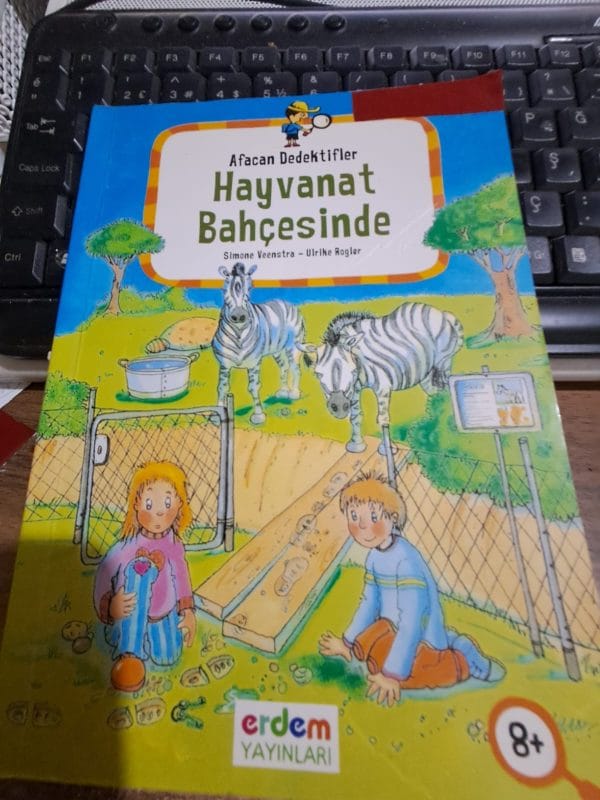 Afacan Dedektifler HAYVANAT BAHÇESİNDE/Simone Veenstra-Ulrike Rogler