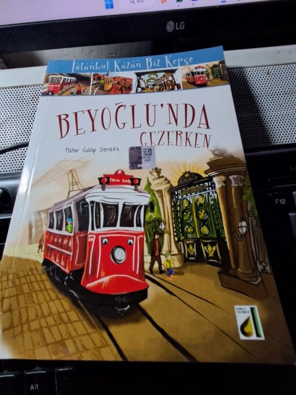 BEYOĞLU'NDA GEZERKEN/Tahir Galip SERATLI