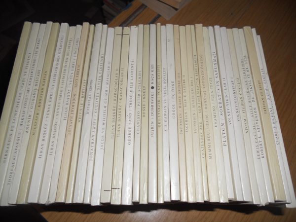 CUMHURİYET Dünya Edebiyatı ve Düşünce Serisi (37 kitap)