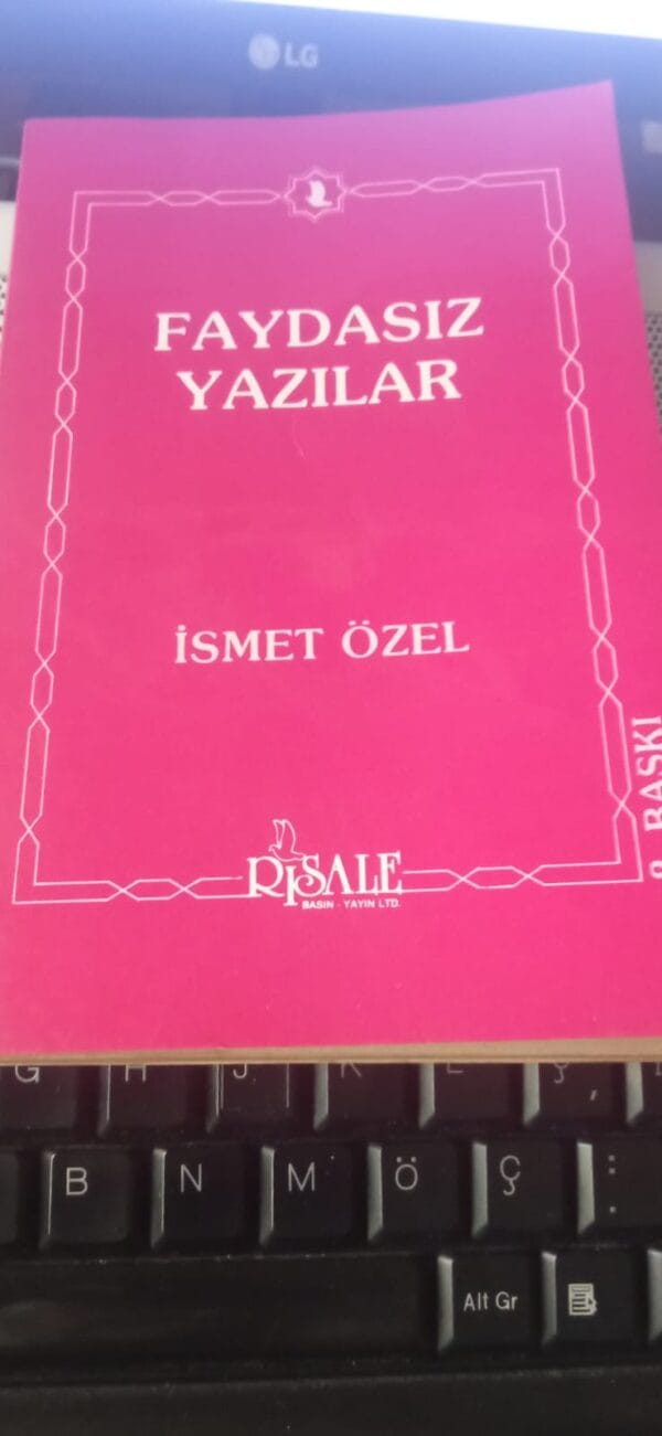 FAYDASIZ YAZILAR/İsmet ÖZEL(Yazar imzalı ve ithaflı) - Görsel 9