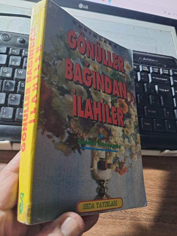 HANIMLARA GÖNÜLLER BAĞINDAN İLAHİLER/Saadet HOCAZADE