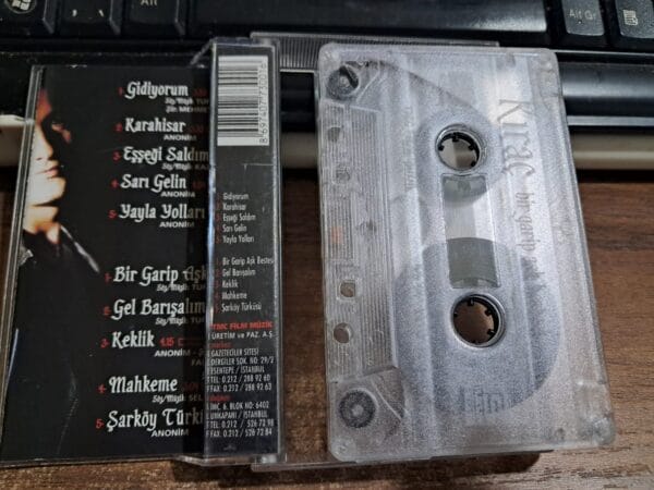 KIRAÇ-Bir Garip Aşk Bestesi(Kaset) - Görsel 2