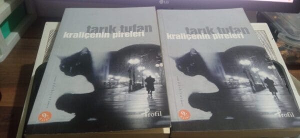 Kraliçenin Pireleri/Tarık Tufan