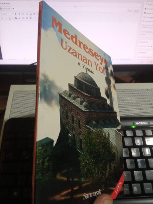 MEDRESEYE UZANAN YOL/A.YILMAZ