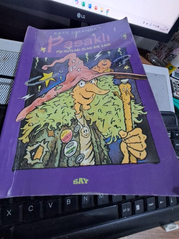 Pasaklı PİS HUYLARI OLAN BİR CADI/Kaye UMANSKY