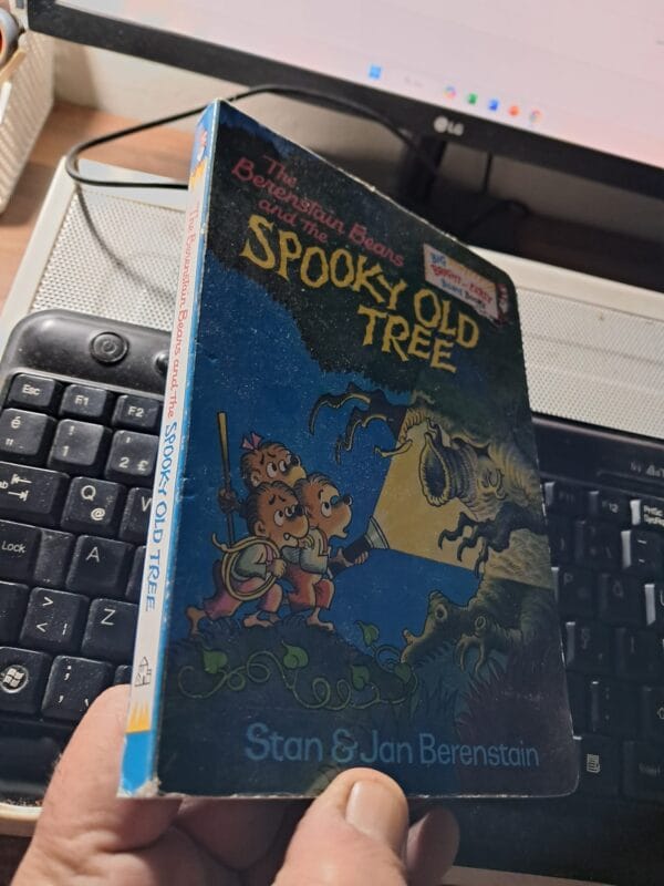 The Berenstain Bears and The SPOOKY OLD TREE/Stan BERENSTAİN