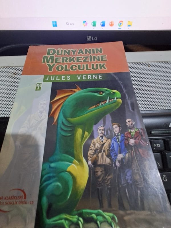 DÜNYANIN MERKEZİNE YOLCULUK/Jules VERNE