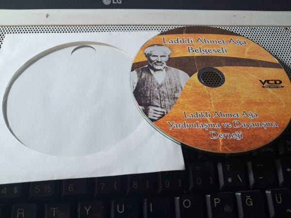LADİKLİ AHMET AĞA BELGESELİ(VCD)/Yardımlaşma Derneği